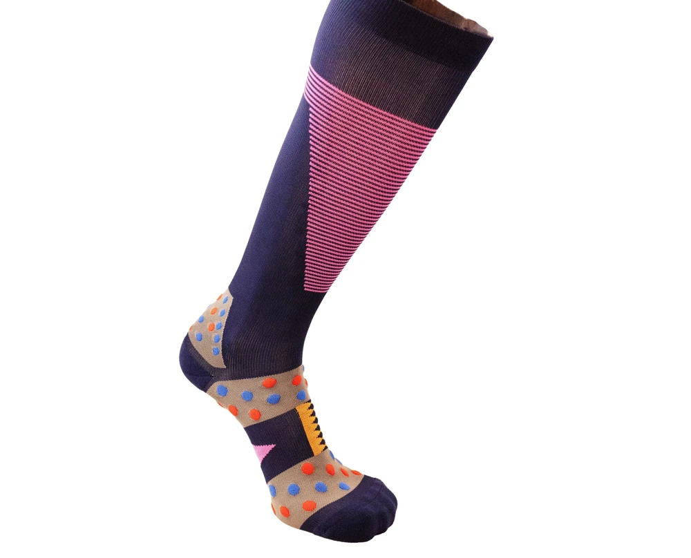 Busi Giovanni showcases hosiery knitting machinery